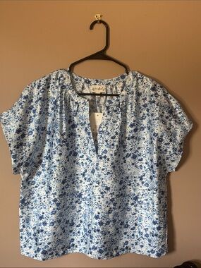 Wonderly Blue Floral Split-Neck Top